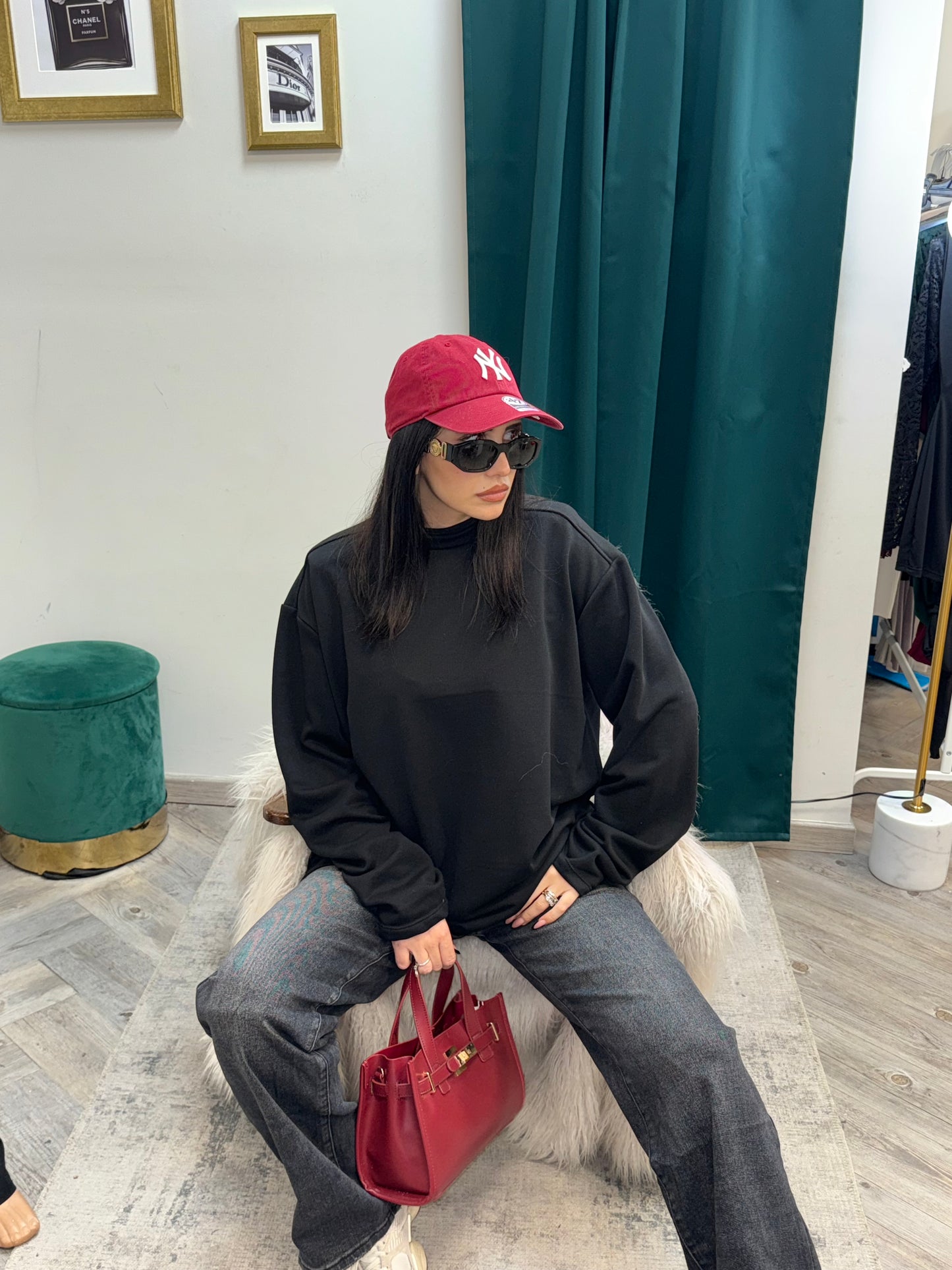 Felpa over black by Just west