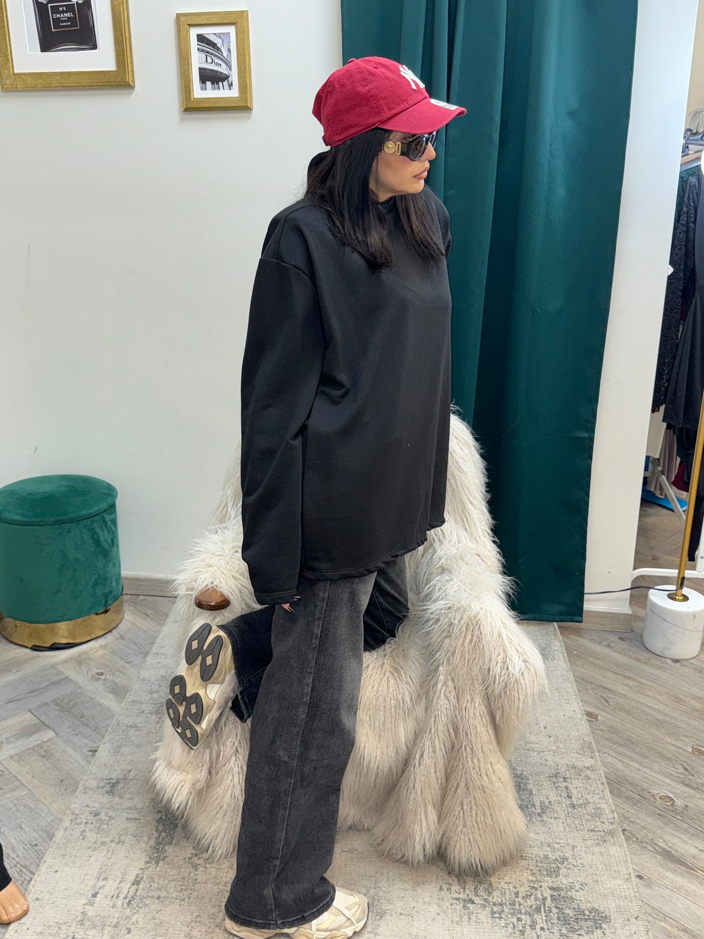 Felpa over black by Just west