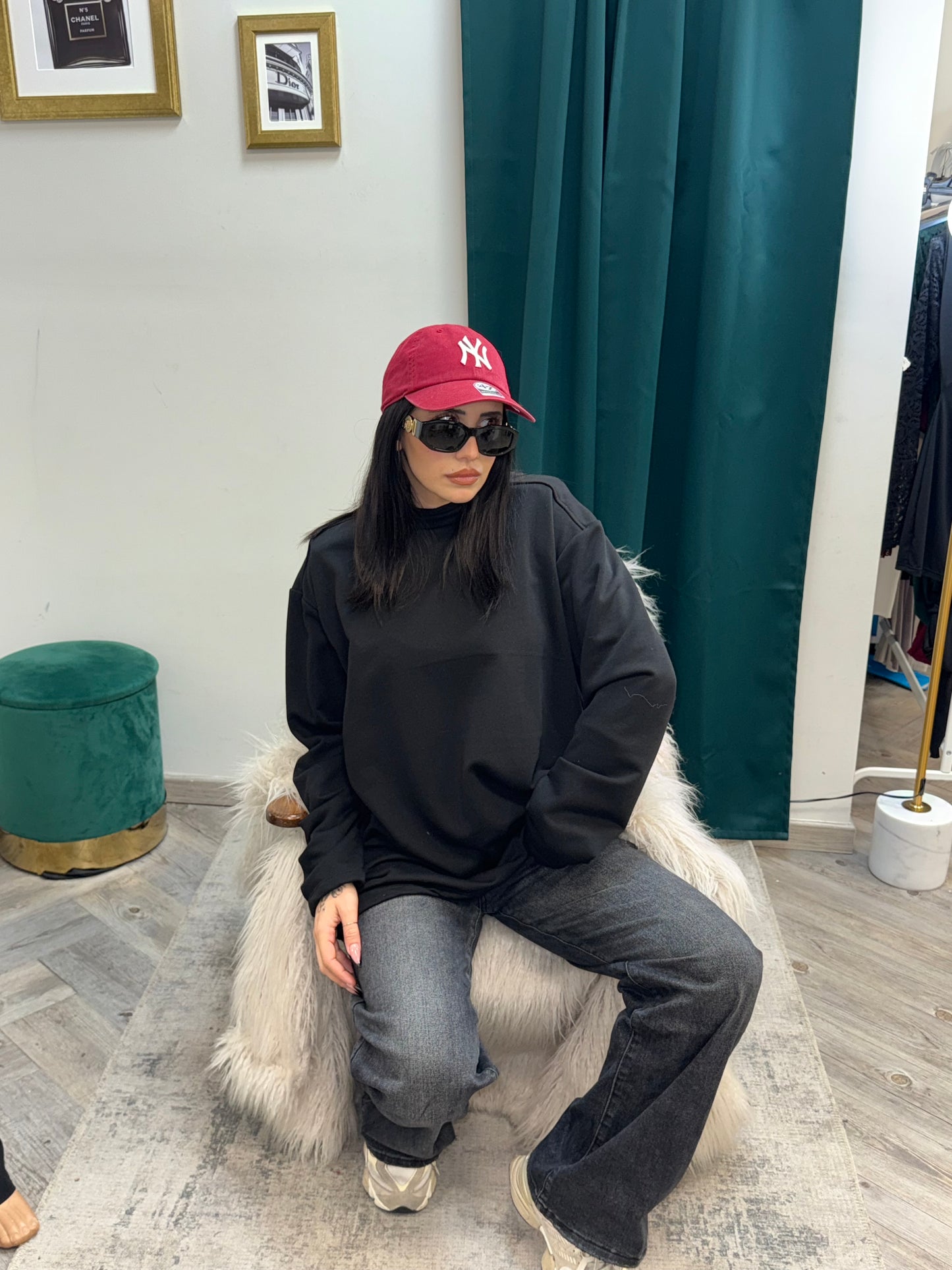 Felpa over black by Just west